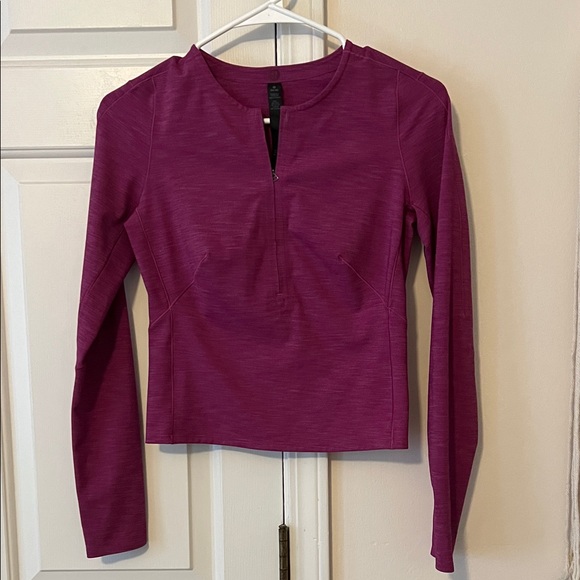 LuLulemon “ the lab” top size 4 - Picture 1 of 3